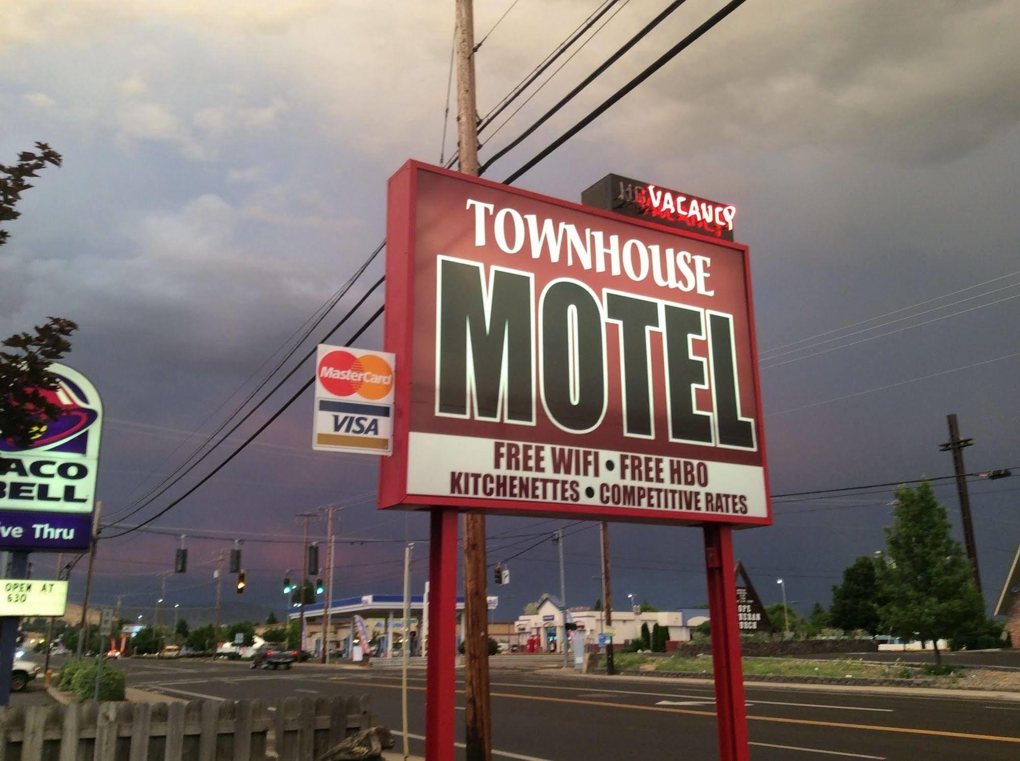 Townhouse Inn & Suites 克拉马斯福尔斯 外观 照片