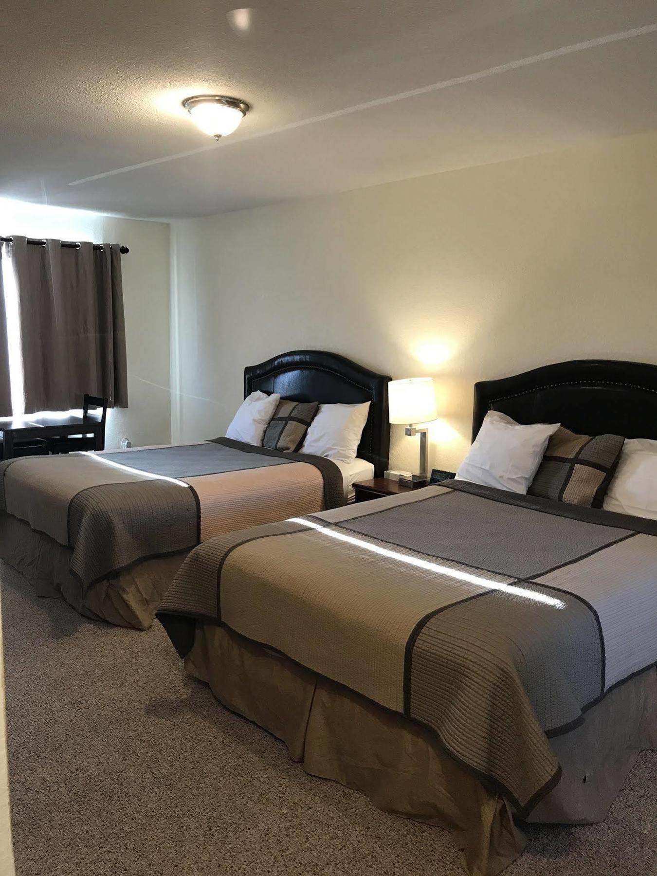 Townhouse Inn & Suites 克拉马斯福尔斯 外观 照片
