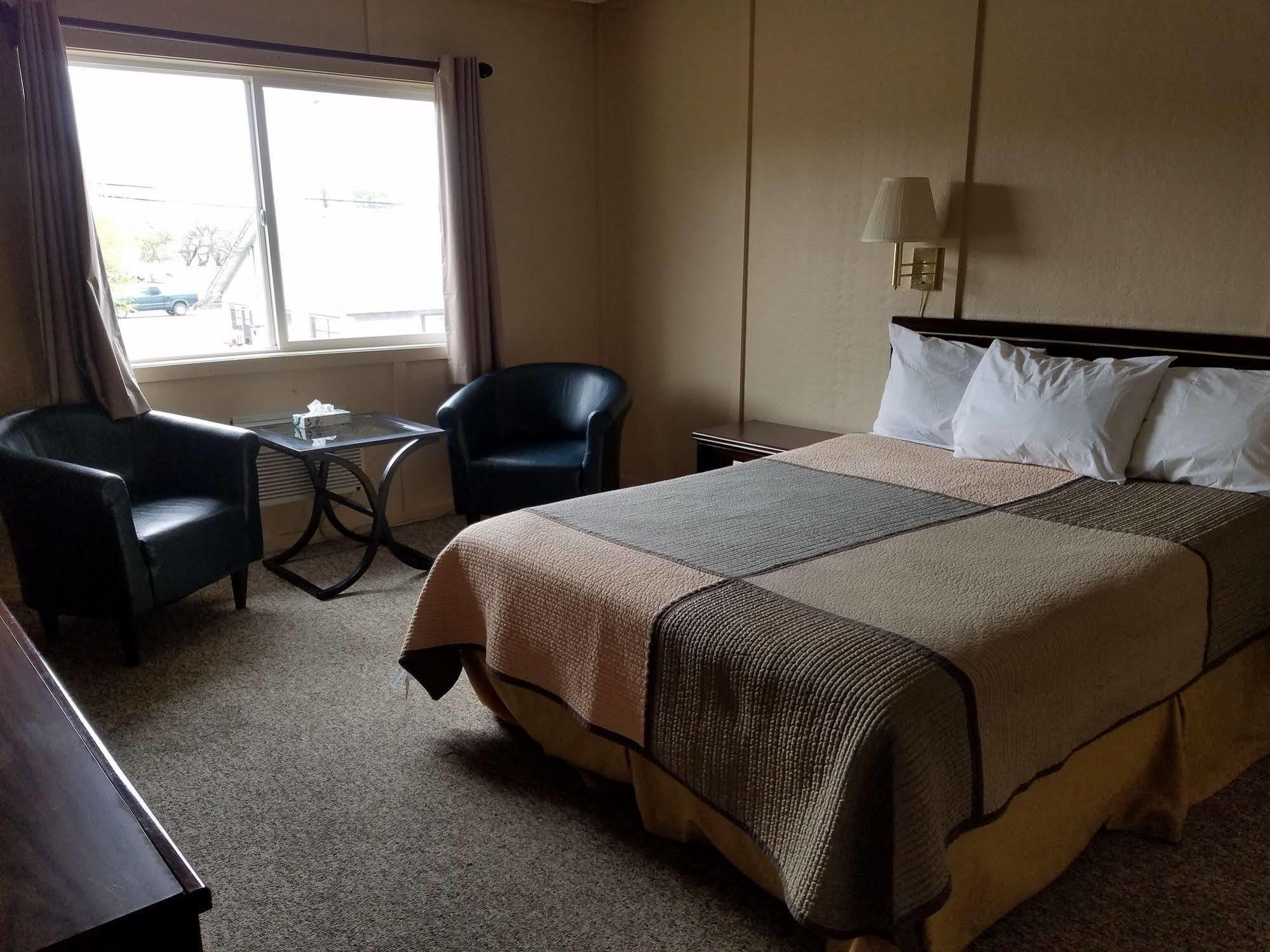 Townhouse Inn & Suites 克拉马斯福尔斯 外观 照片