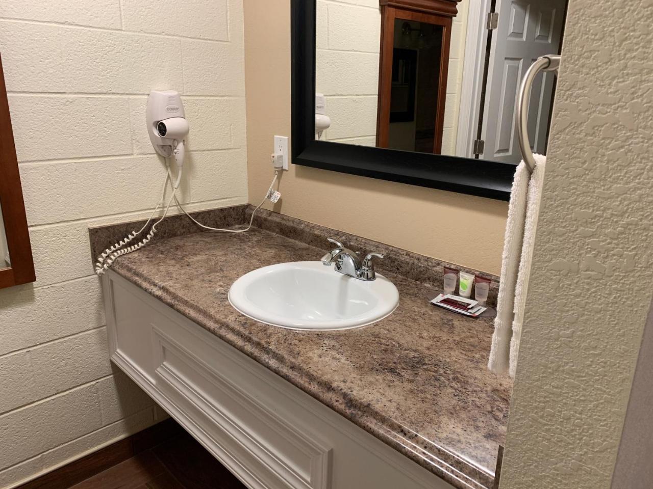 Townhouse Inn & Suites 克拉马斯福尔斯 外观 照片