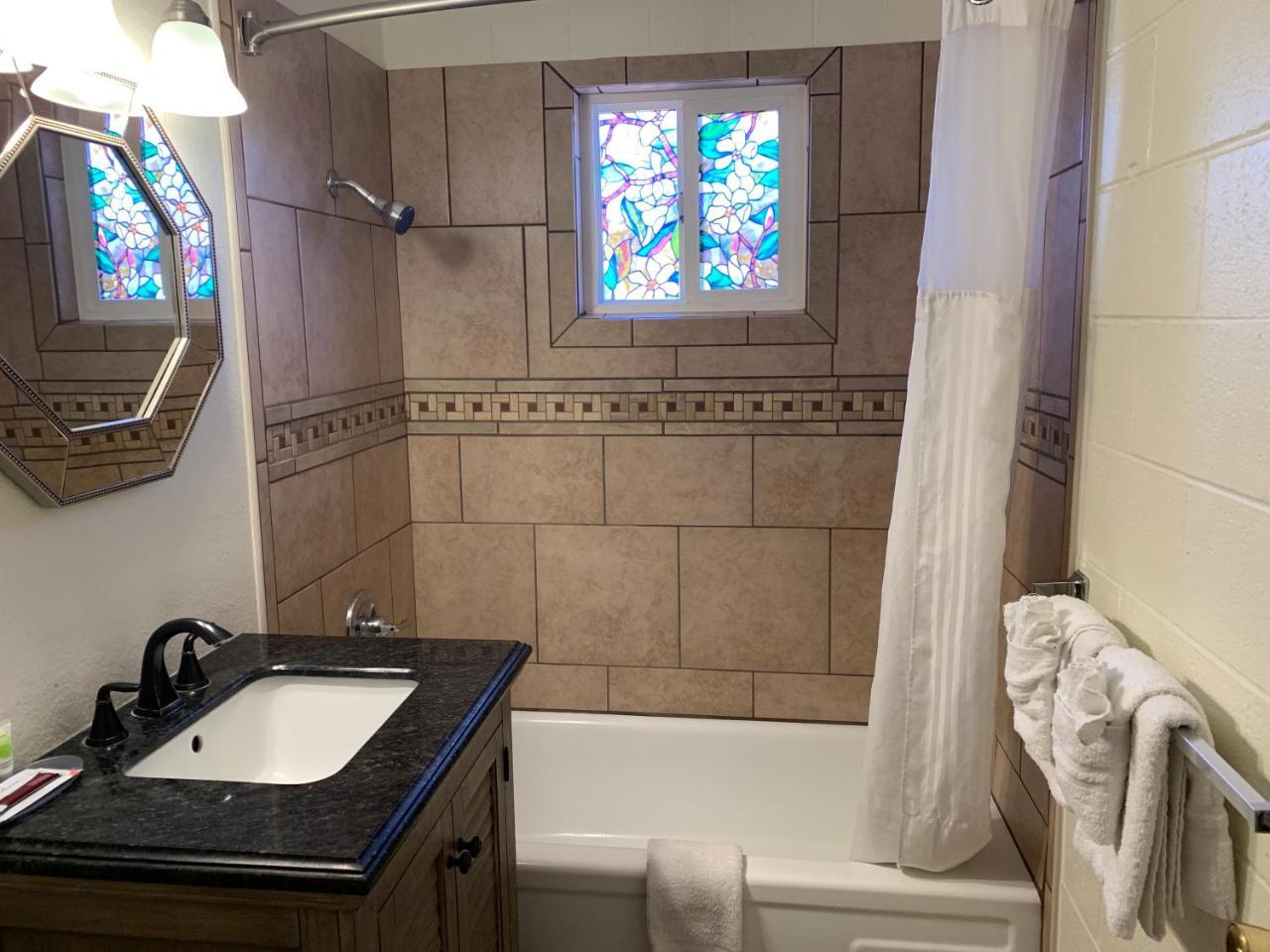 Townhouse Inn & Suites 克拉马斯福尔斯 外观 照片